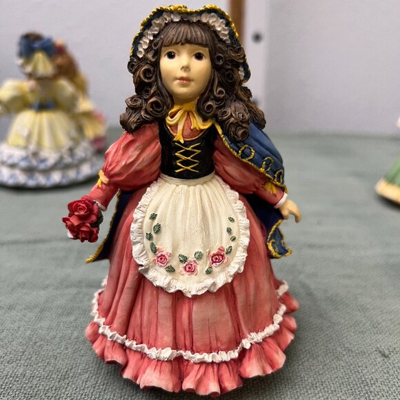 Lot of Eight "The Dolls of Willow Hall" Victorian Miniatures with some RAREs! - Picture 13 of 16